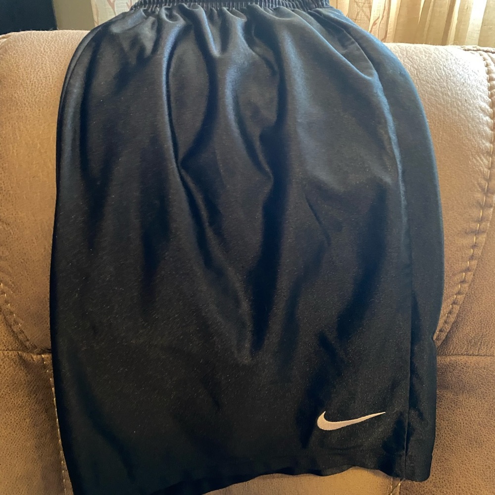 Nike mens black athletic gym shorts size XL never been worn